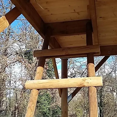 Les Cabanes De L'ouest Camping *