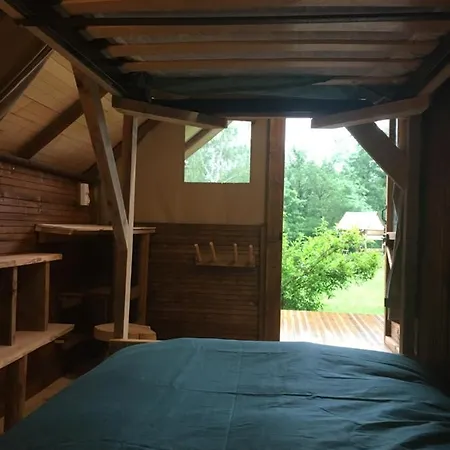 Camping Les Cabanes De L'ouest Chavaniac-Lafayette