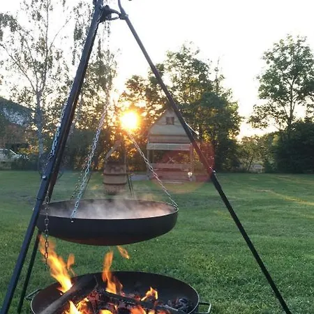 Camping Les Cabanes De L'ouest Chavaniac-Lafayette